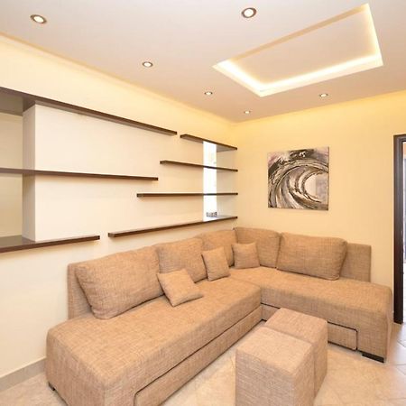 Rafailovici Holiday Apartments Bagian luar foto
