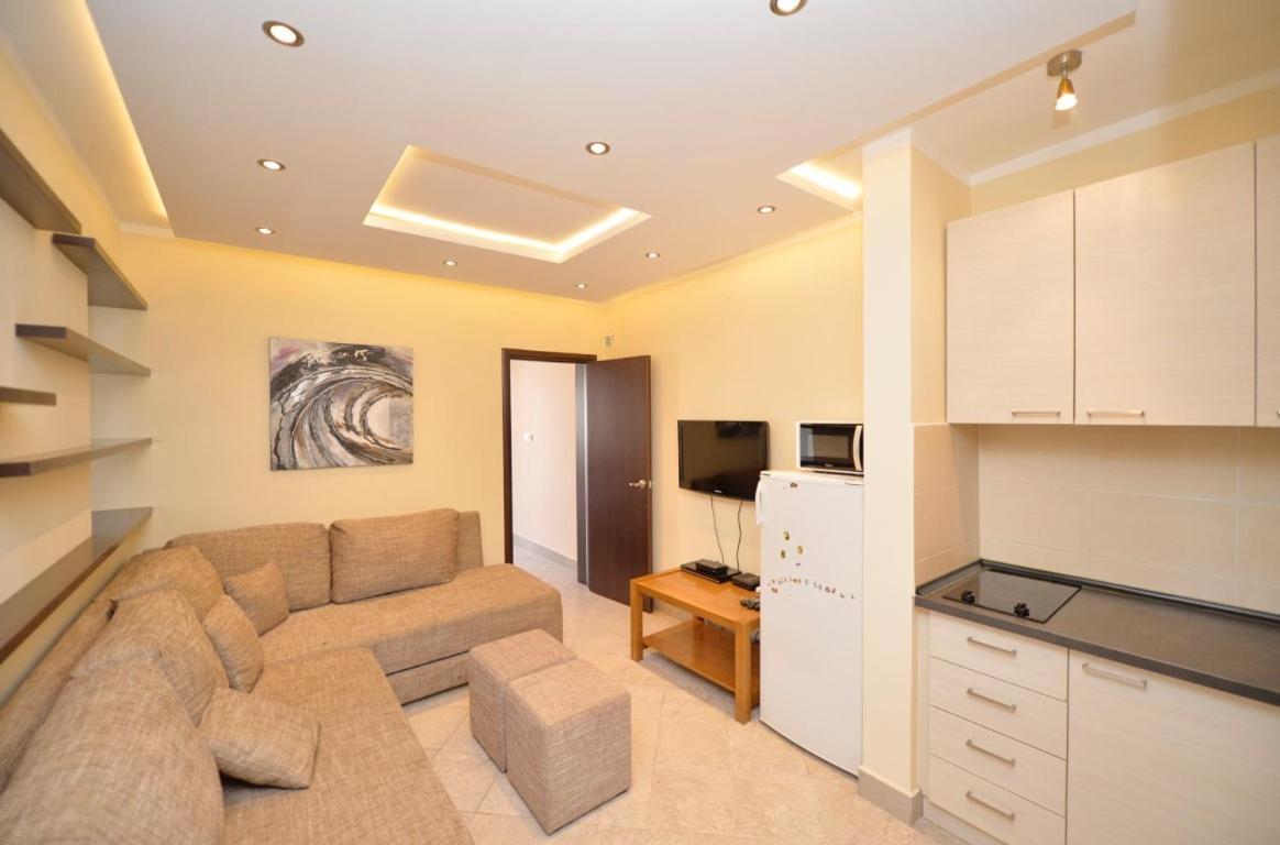 Rafailovici Holiday Apartments Bagian luar foto