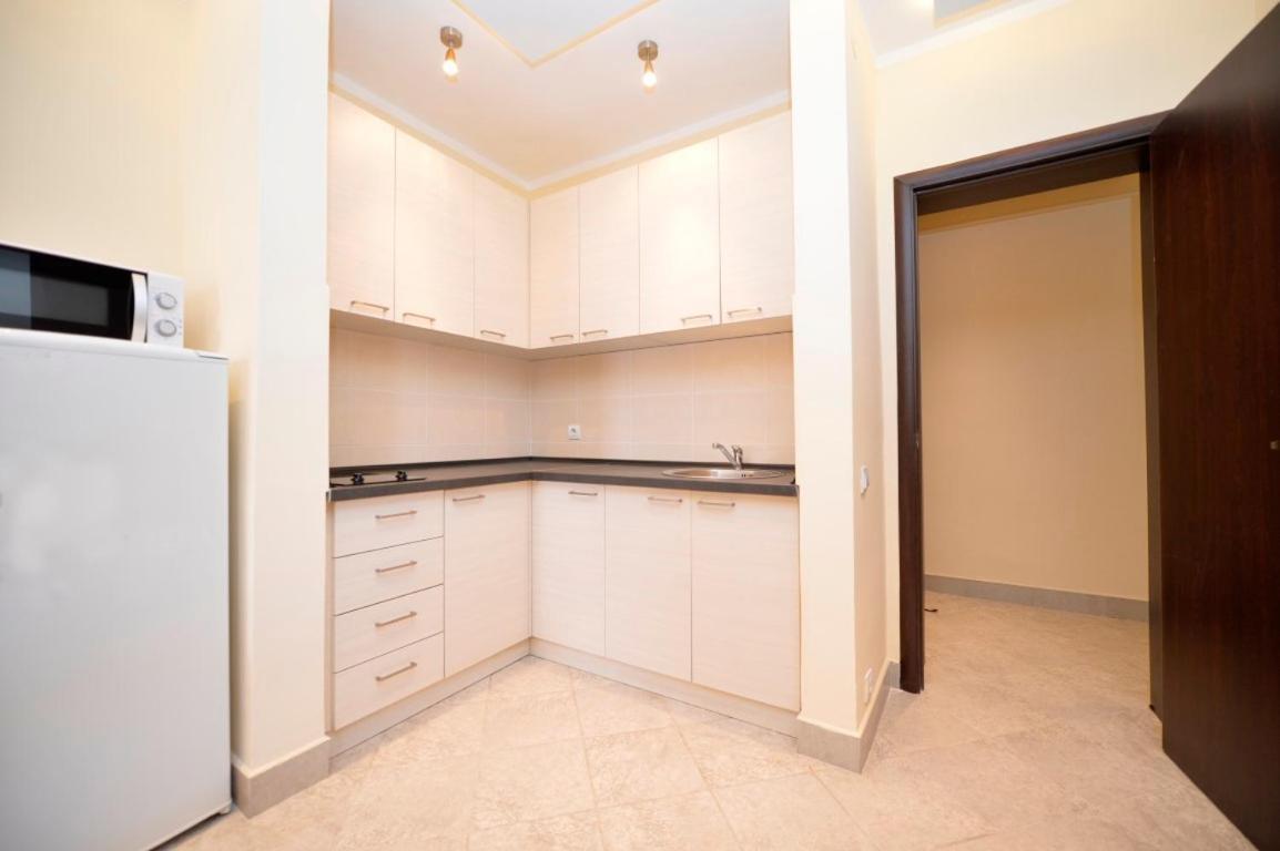 Rafailovici Holiday Apartments Bagian luar foto