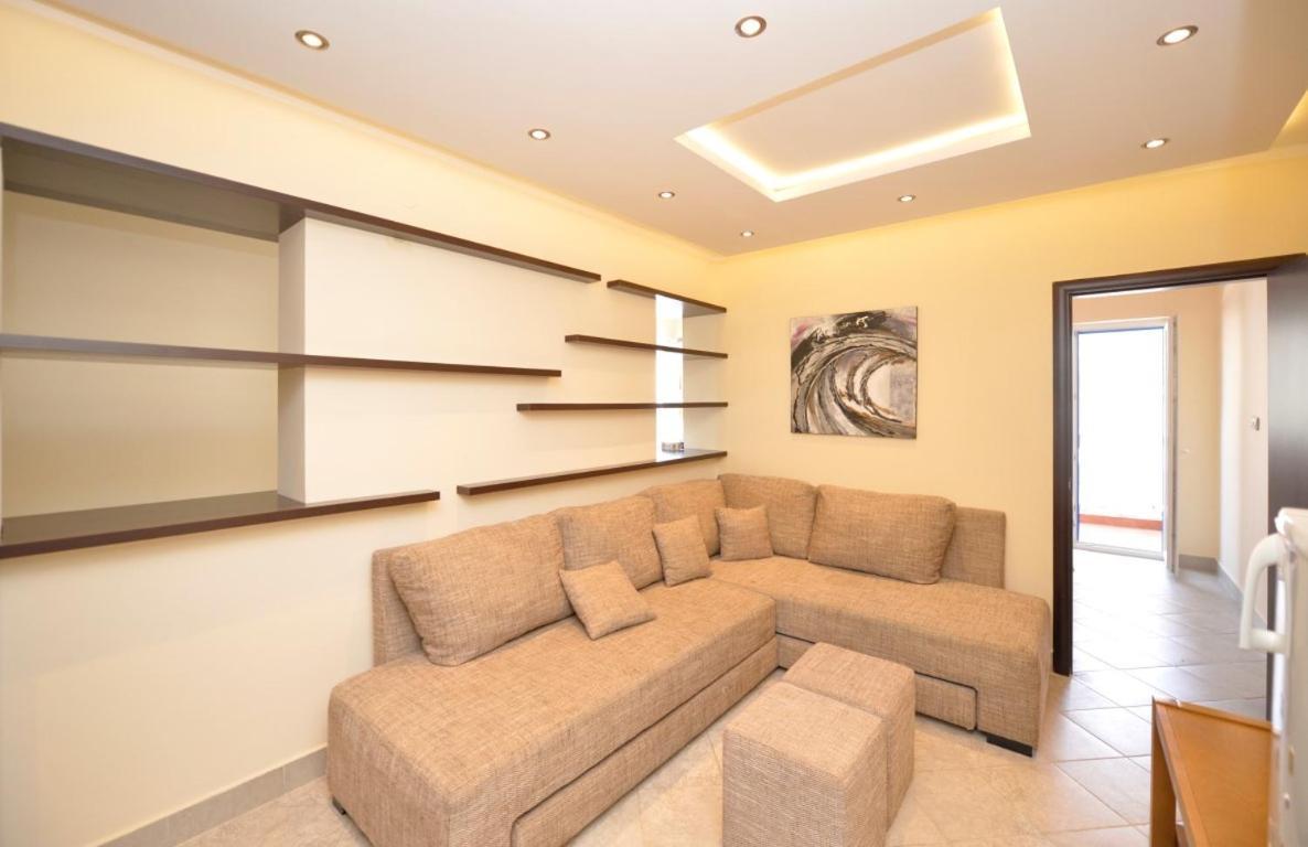 Rafailovici Holiday Apartments Bagian luar foto