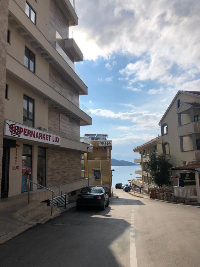 Rafailovici Holiday Apartments Bagian luar foto
