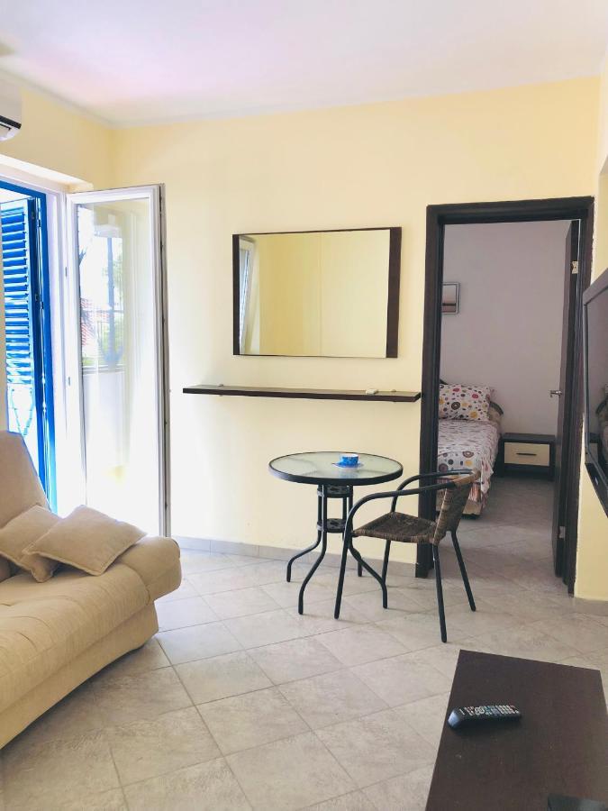 Rafailovici Holiday Apartments Bagian luar foto