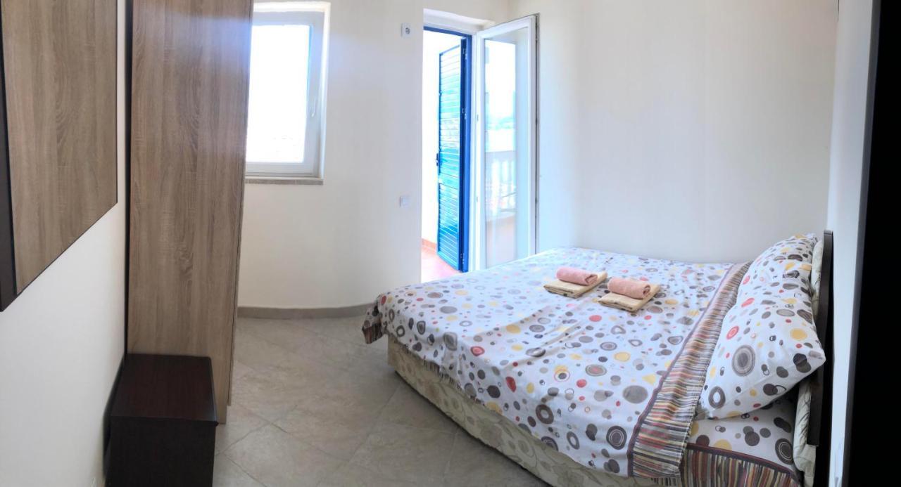 Rafailovici Holiday Apartments Bagian luar foto