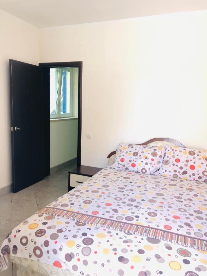Rafailovici Holiday Apartments Bagian luar foto