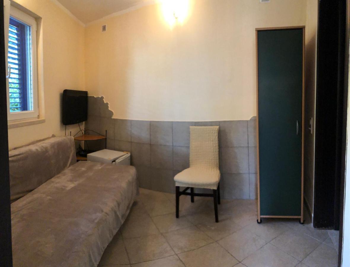 Rafailovici Holiday Apartments Bagian luar foto