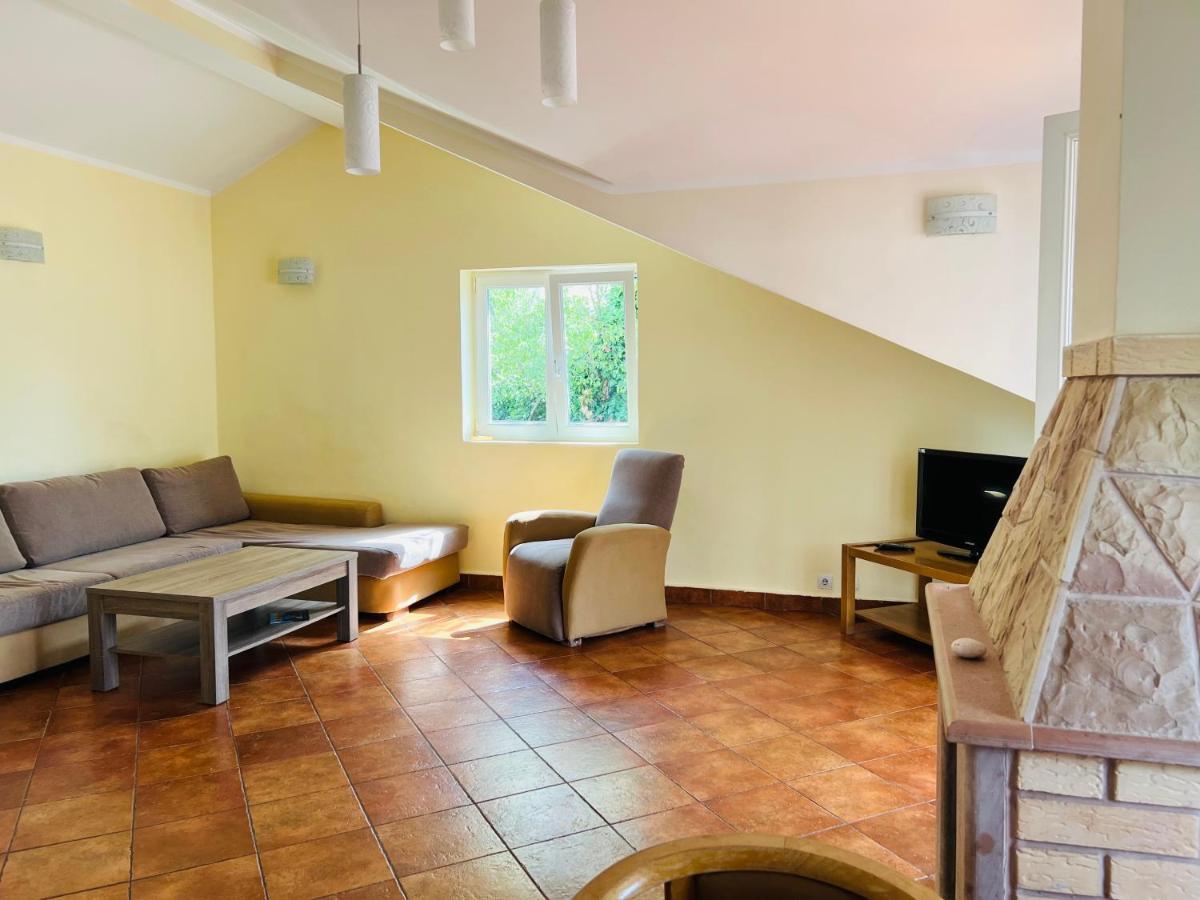 Rafailovici Holiday Apartments Bagian luar foto
