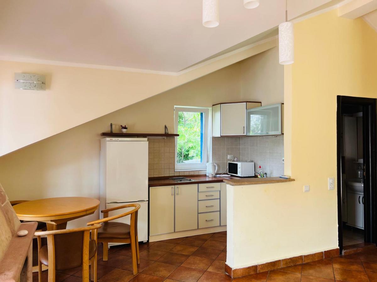 Rafailovici Holiday Apartments Bagian luar foto