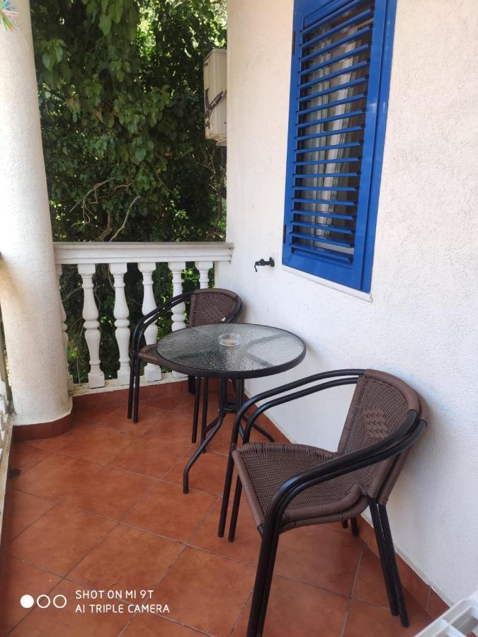 Rafailovici Holiday Apartments Bagian luar foto